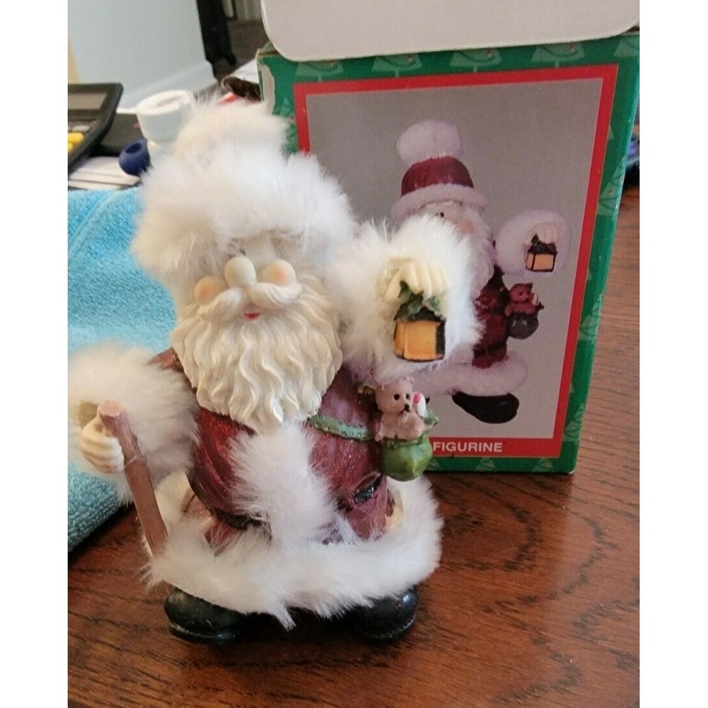 Santa Claus‎ Figurine 4 In.